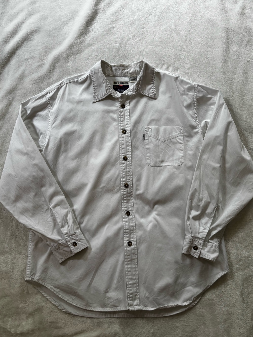 Levi’s white button down collar shirt